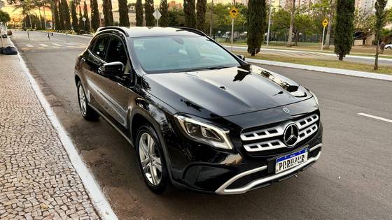 MERCEDES-BENZ GLA 200 1.6 CGI FLEX STYLE 7G-DCT MERCEDES-BENZ GLA 200 1.6 CGI FLEX STYLE 7G-DCT